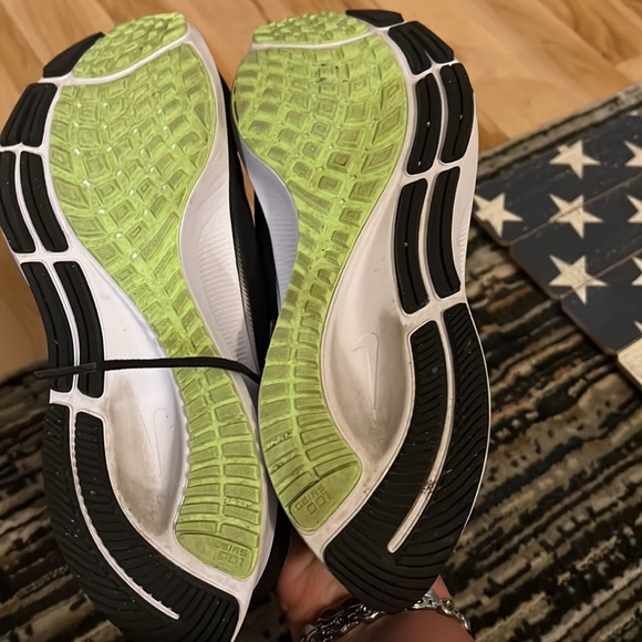 Nike Air Zoom Pegasus 37 - size 11 - Picture 3 of 8